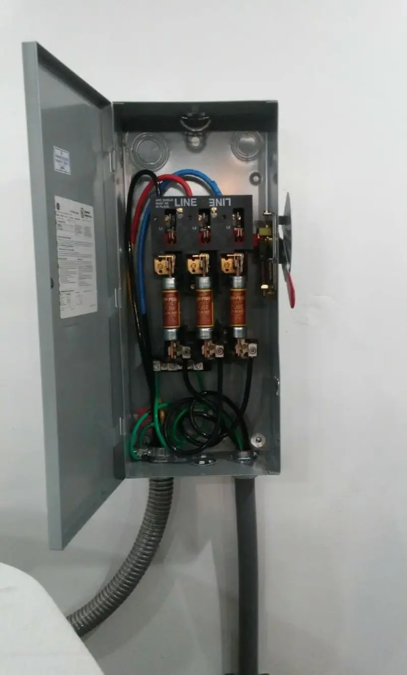 Three-phase disconnect switch installed for Electrical Wiring & Rewiring in Girard